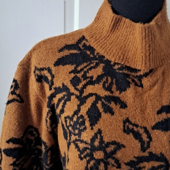 Cliche Cozy Mock Neck Cropped Boxy Floral Rustic Comfy Stylish Pullover Sweater - Picture 2 of 11